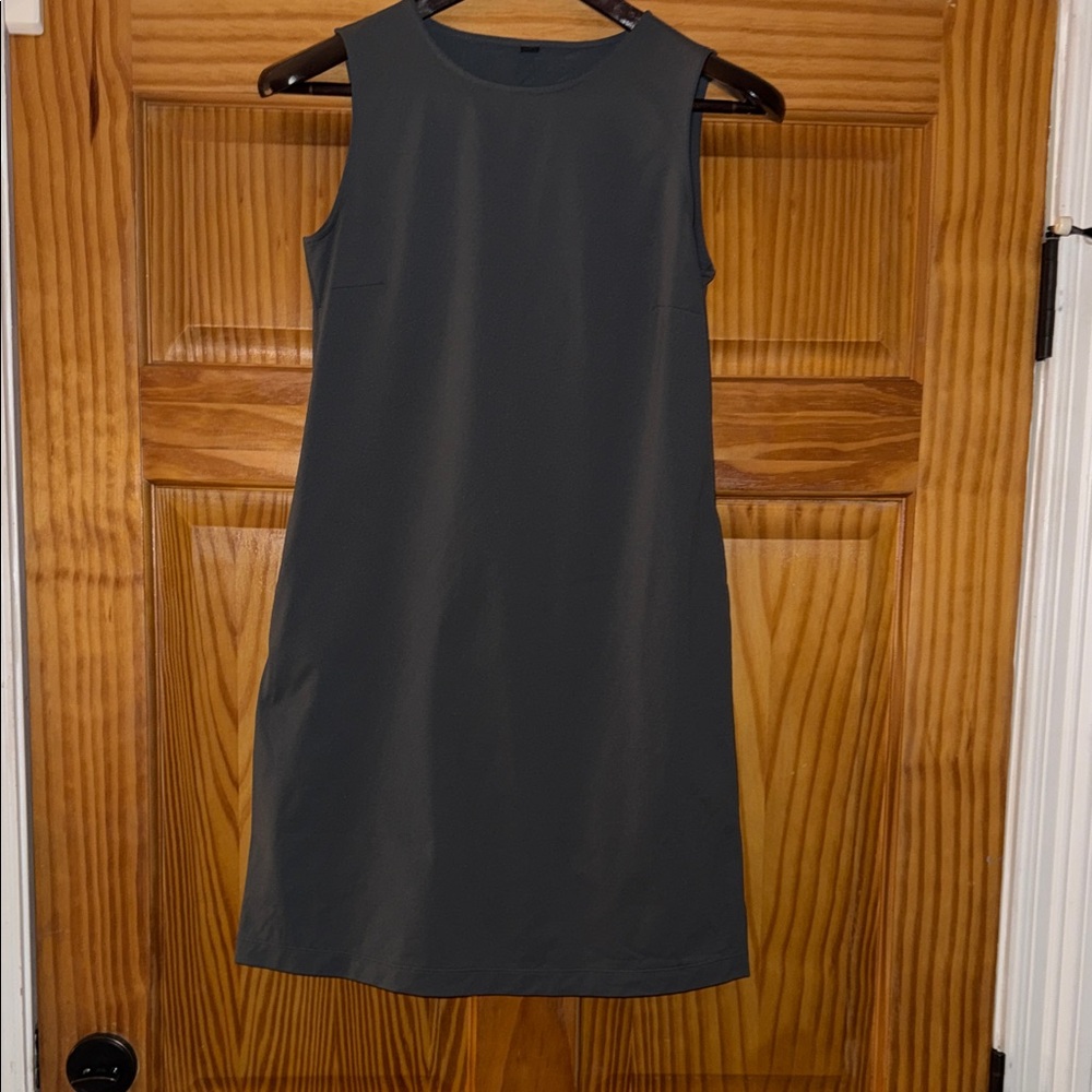 Uniqlo Gray Sleeveless Dress size XS